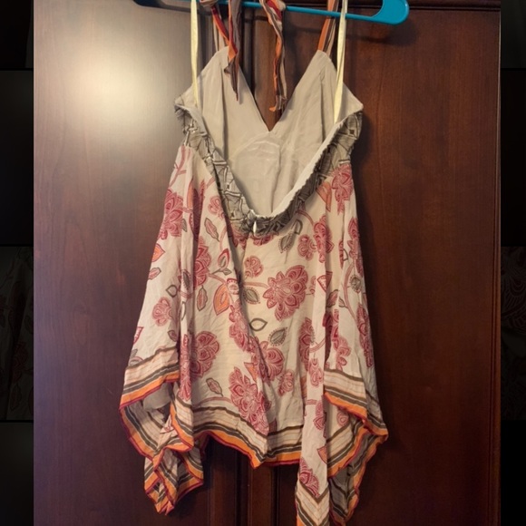 100% Silk - BCBGMaxAzria - Halter Top - Picture 6 of 6